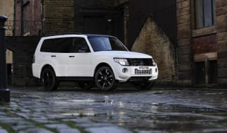 Mitsubishi Shogun Black