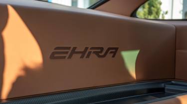 Ruf Ehra - trim