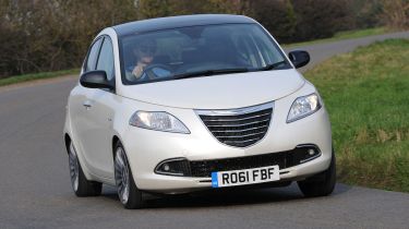 Chrysler Ypsilon front cornering