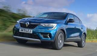 Used Renault Arkana - front action