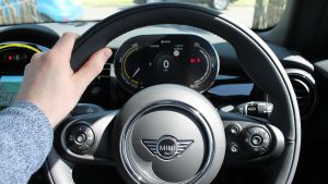 MINI%20Electric%20long%20termer%20first%20report-25.jpg