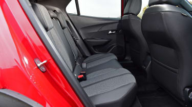 Peugeot 2008 facelift - rear seats