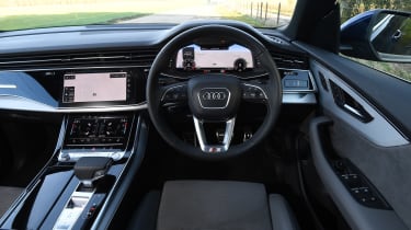 Audi Q8 - dash