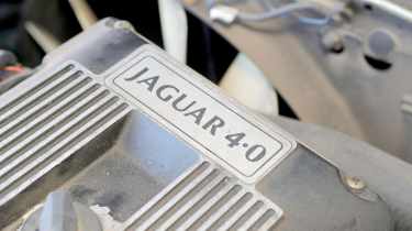 Jaguar XJS - engine badge