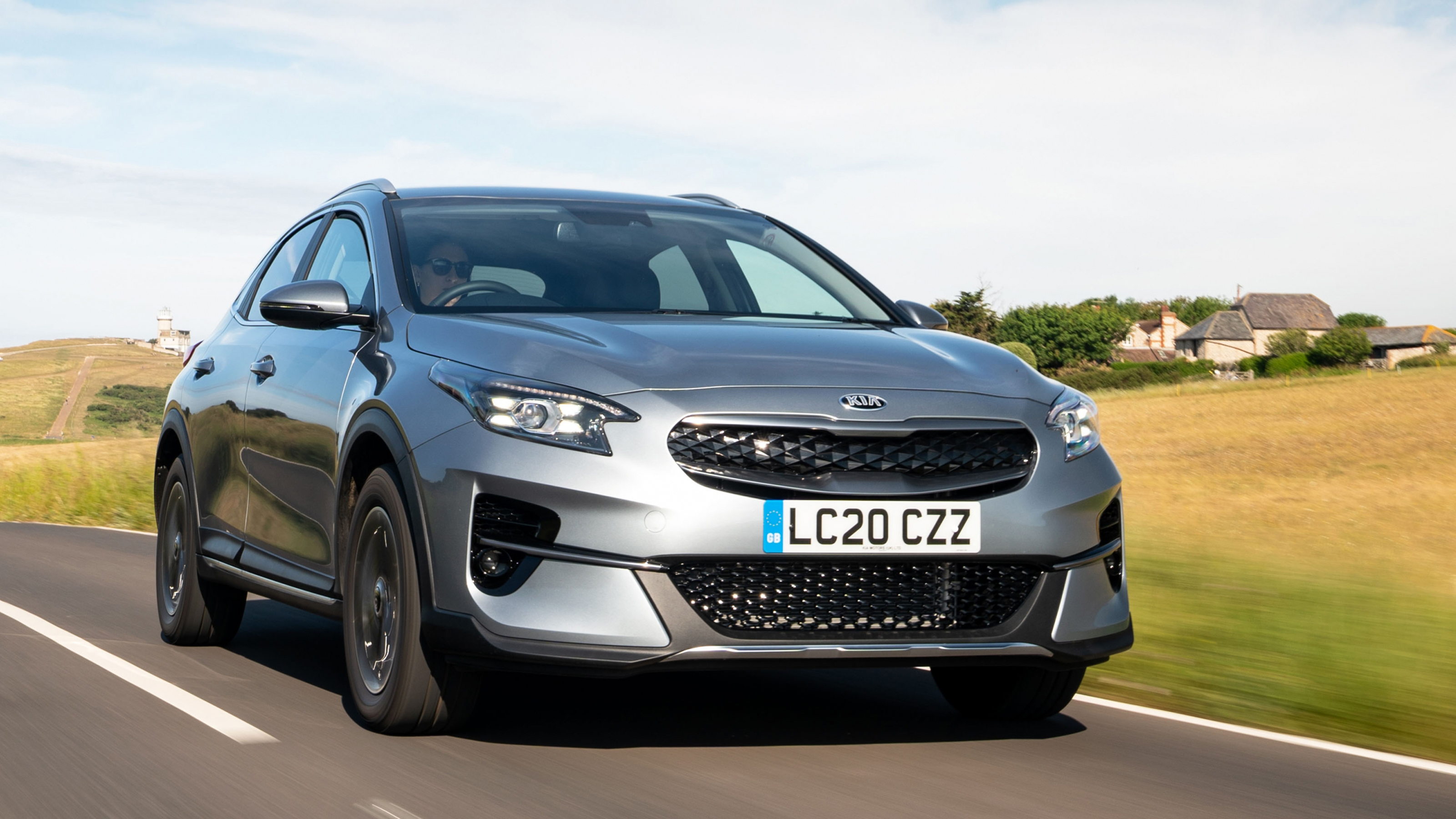 New Kia XCeed PHEV 2020 Review | Auto Express