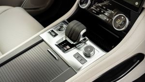 Jaguar F-Pace PHEV - transmission
