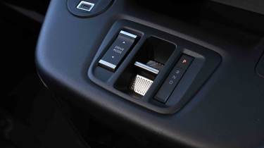 Peugeot E-Partner - gear selector