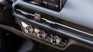 Honda ZR-V - controls