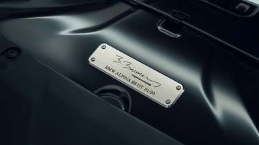 Alpina B8 GT - signature on engine