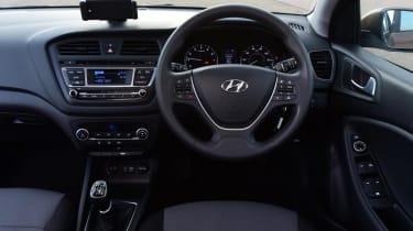 Used Hyundai i20 - dash