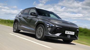 Hyundai Kona Hybrid - front tracking