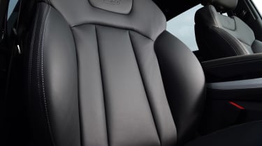 Audi Q7 - seats