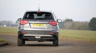 Suzuki Vitara - rear cornering