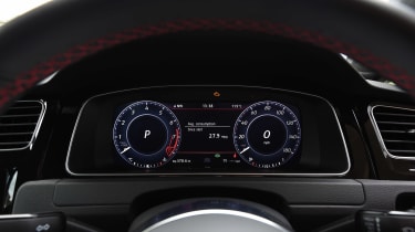 Volkswagen Golf GTI - dials