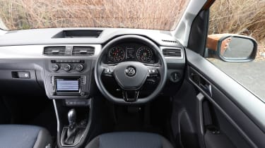 Volkswagen Caddy Maxi Life TSI 2016 - interior