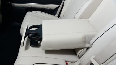 Genesis GV80 - rear armrest