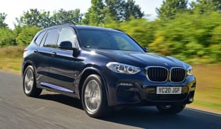 BMW X3 xDrive30e - front tracking