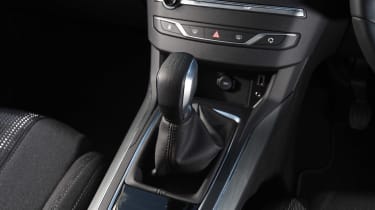 Peugeot 308 - gearstick