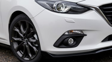 Mazda 3 Sport Black - headlight