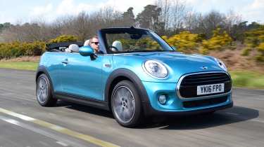 MINI Cooper Convertible - front tracking