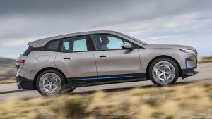 New%20BMW%20iX%20electric%20SUV%202020-12.jpg