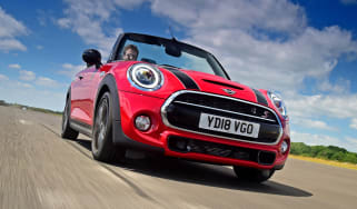 MINI Convertible - front action