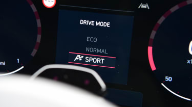 Hyundai Kona Advance 1.0 petrol - dials
