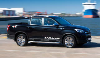 SsangYong Musso - front action
