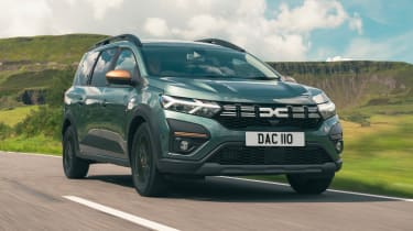 Dacia Jogger Extreme Sleep Pack - front tracking