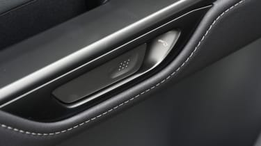 Lexus RZ - door release