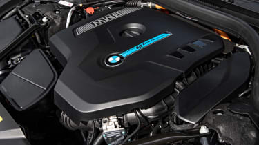 BMW 740e - engine