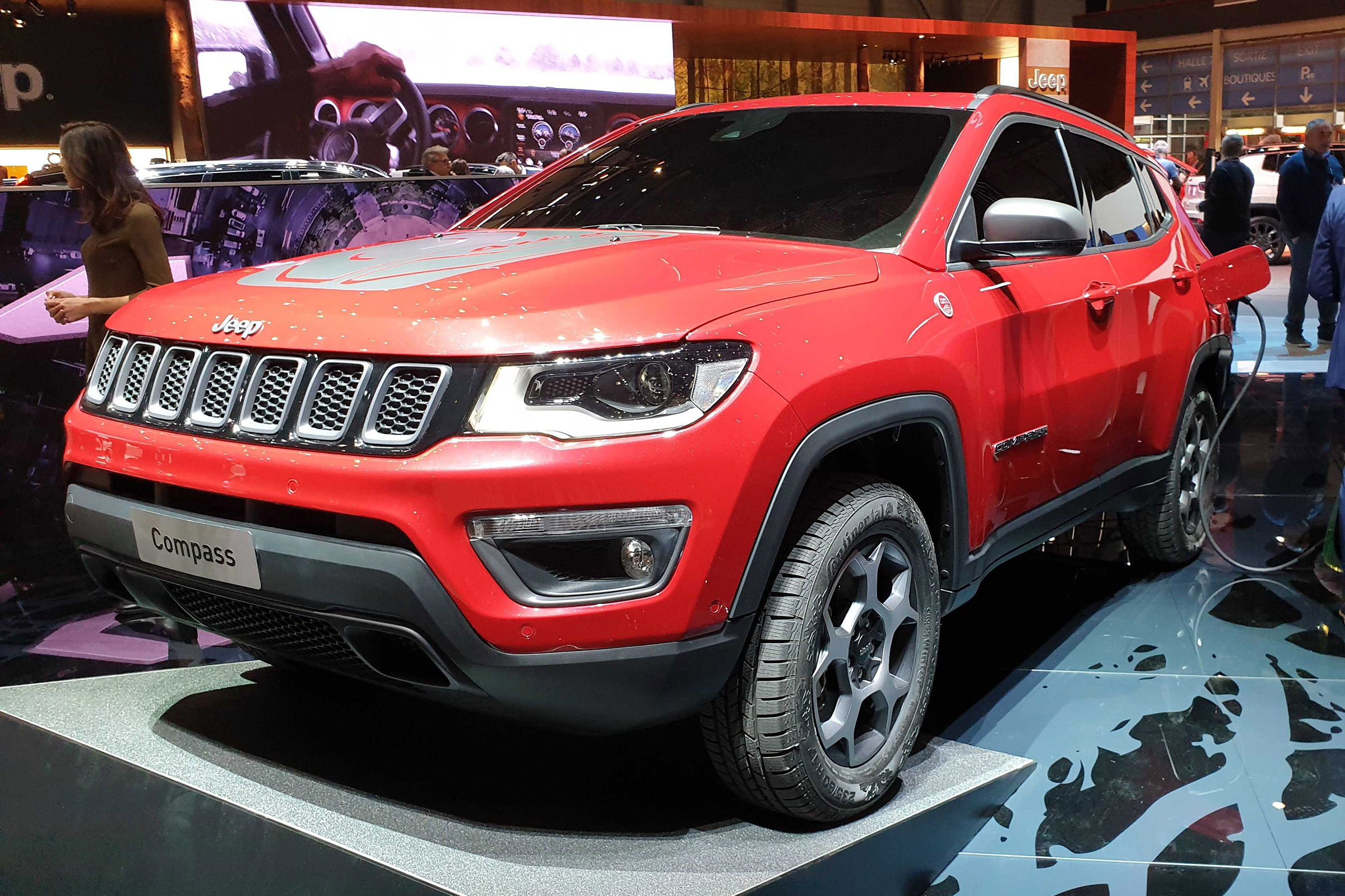 Jeep Renegade and Compass PHEVs unveiled at Geneva Auto Express