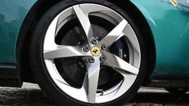 Ferrari Amalfi - wheel