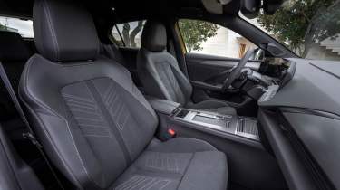 Vauxhall Astra facelift - front seats