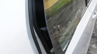 Skoda Citigo Elegance 1.0 MPI GreenTech rear window