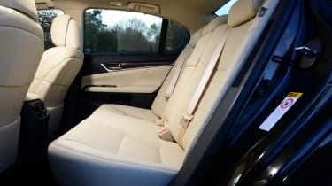 Lexus GS300h seats