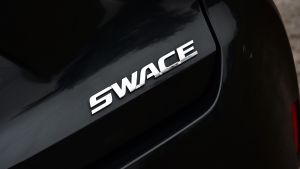 Suzuki Swace - badge