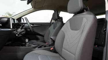 Kia Niro HEV - front seats