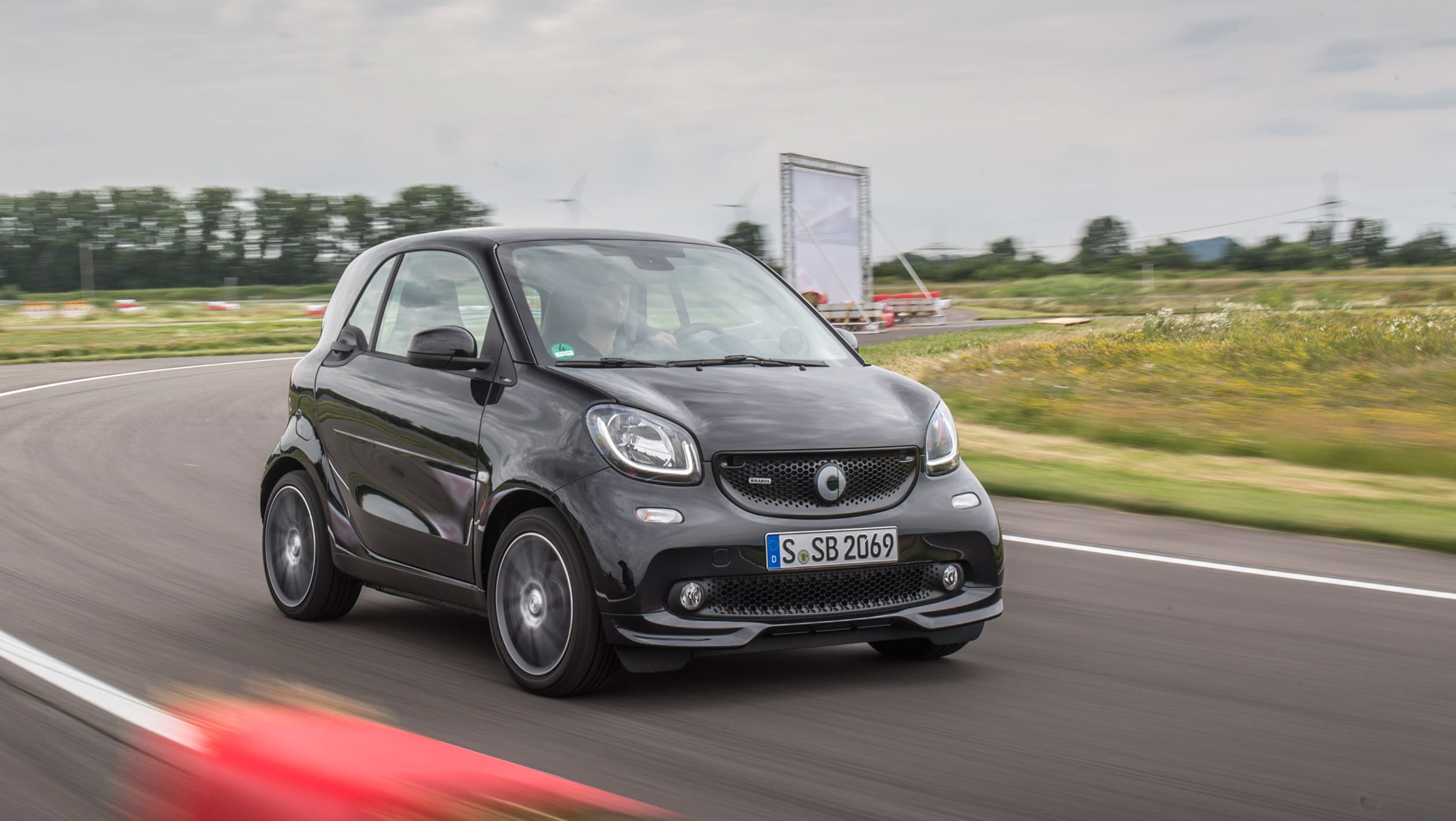 New Smart ForTwo Brabus 2016 review - pictures | Auto Express