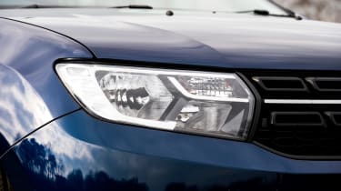 Dacia Sandero - front light detail