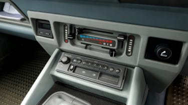 Land Rover Discovery Mk1 - climate controls and radio
