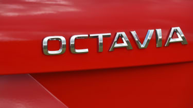 Skoda Octavia SE Sport and SE Technology badge
