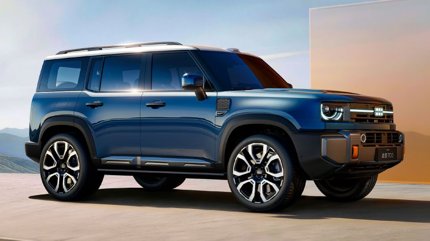 New geely galaxy battleship 700 is an ai-powered behemoth aiming to sink the land rover defender