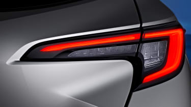 Toyota Corolla facelift - rear light