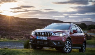 Suzuki SX4 S-Cross - front sunset