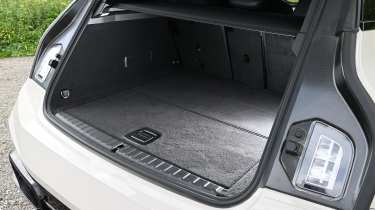 BMW iX - boot space