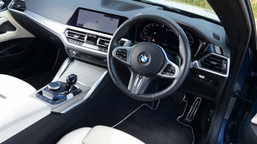 BMW M440d xDrive Convertible - cabin