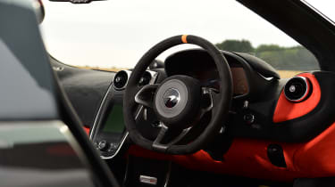 McLaren 600LT Spider - interior