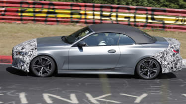 2024 BMW 4 Series cabrio - side tracking