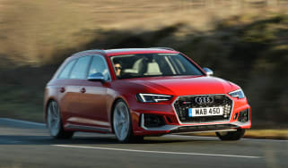 Audi RS 4 Avant - front cornering